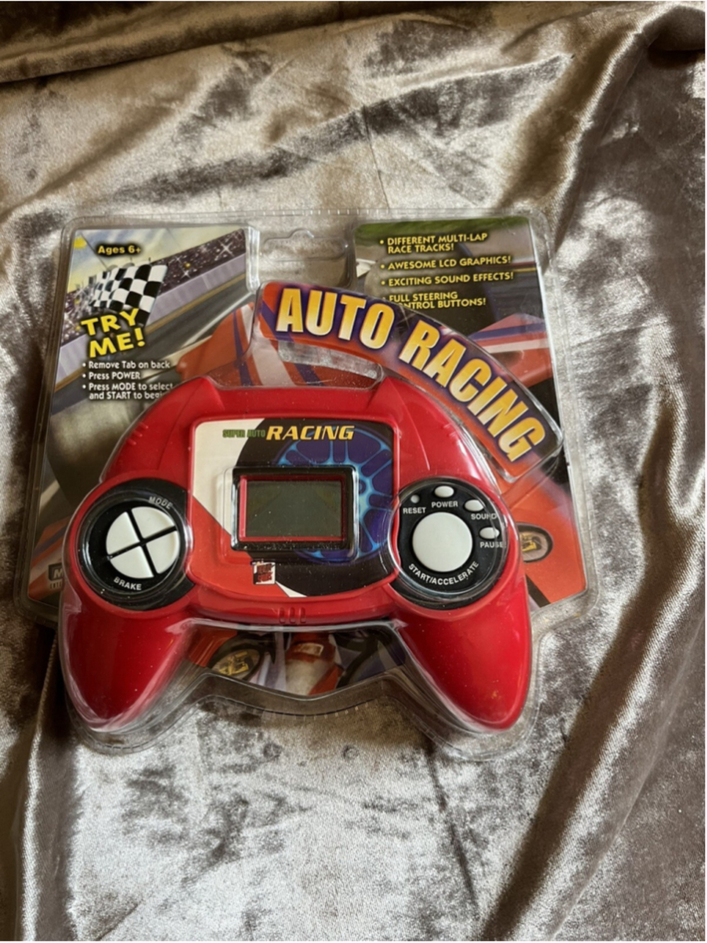 SEALED - 2002 MGA Entertainment Red Auto Racing Game Handheld Electronic It/680